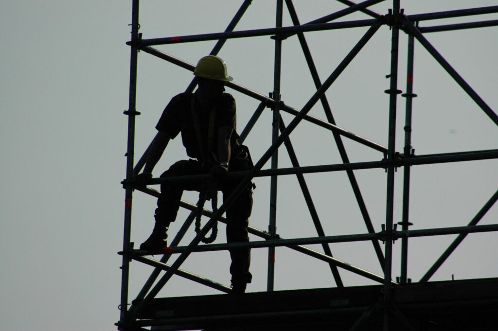 Superior Scaffolding Auckland man on scaffolding