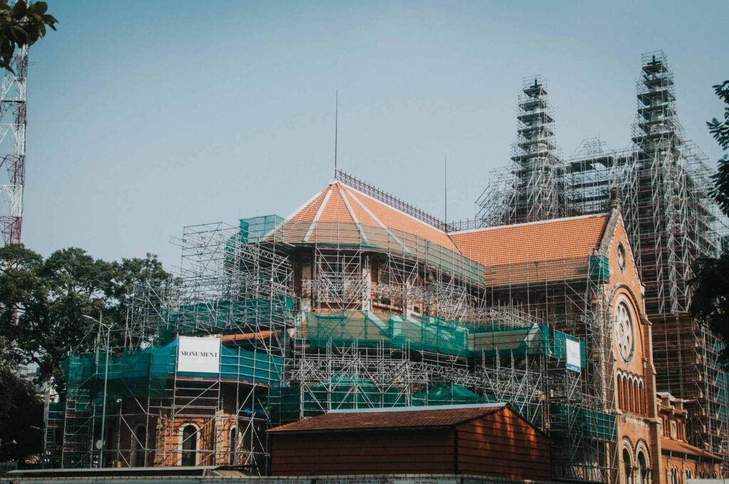 commercial scaffolding auckland train station project