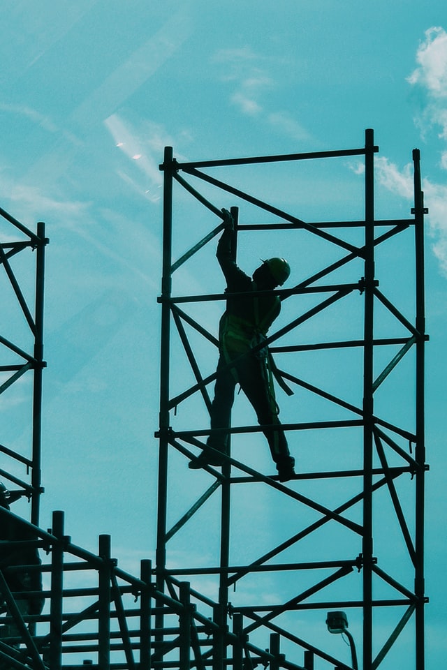 industrial scaffolding auckland man working